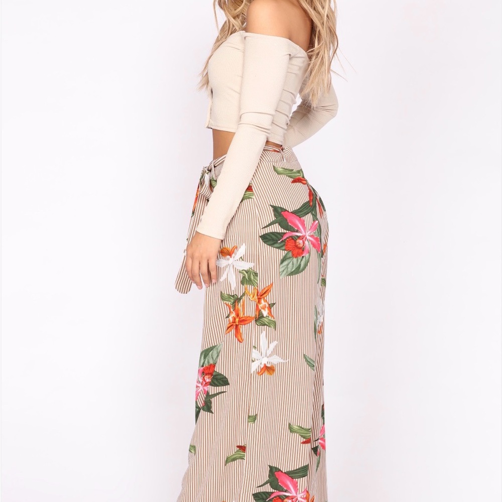 Fashion Nova Thailand Floral Woven Pants - XL - Picture 3 of 10
